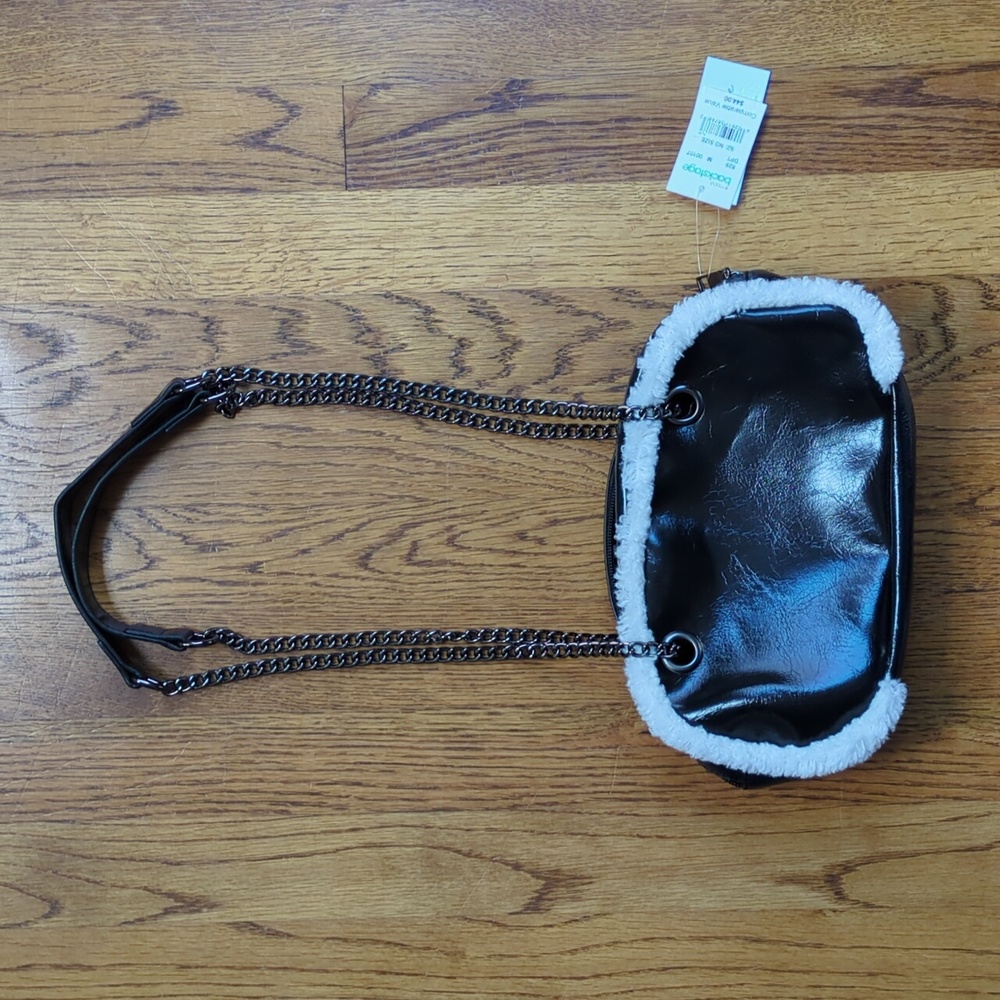 NWT Black And White Sherpa Shoulder Bag Chain Strap Purse